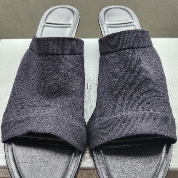 Balenciaga 40mm heel stretch mule sandals 🖤 - Picture 8 of 14